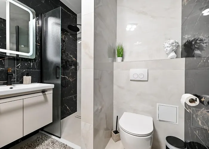 Newly Renovated Luce Zára