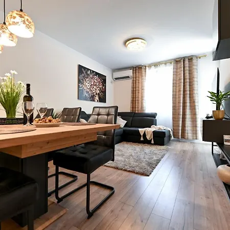 아파트 Newly Renovated Luce