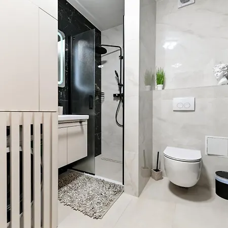 Newly Renovated Luce