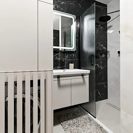 Newly Renovated Luce Задар